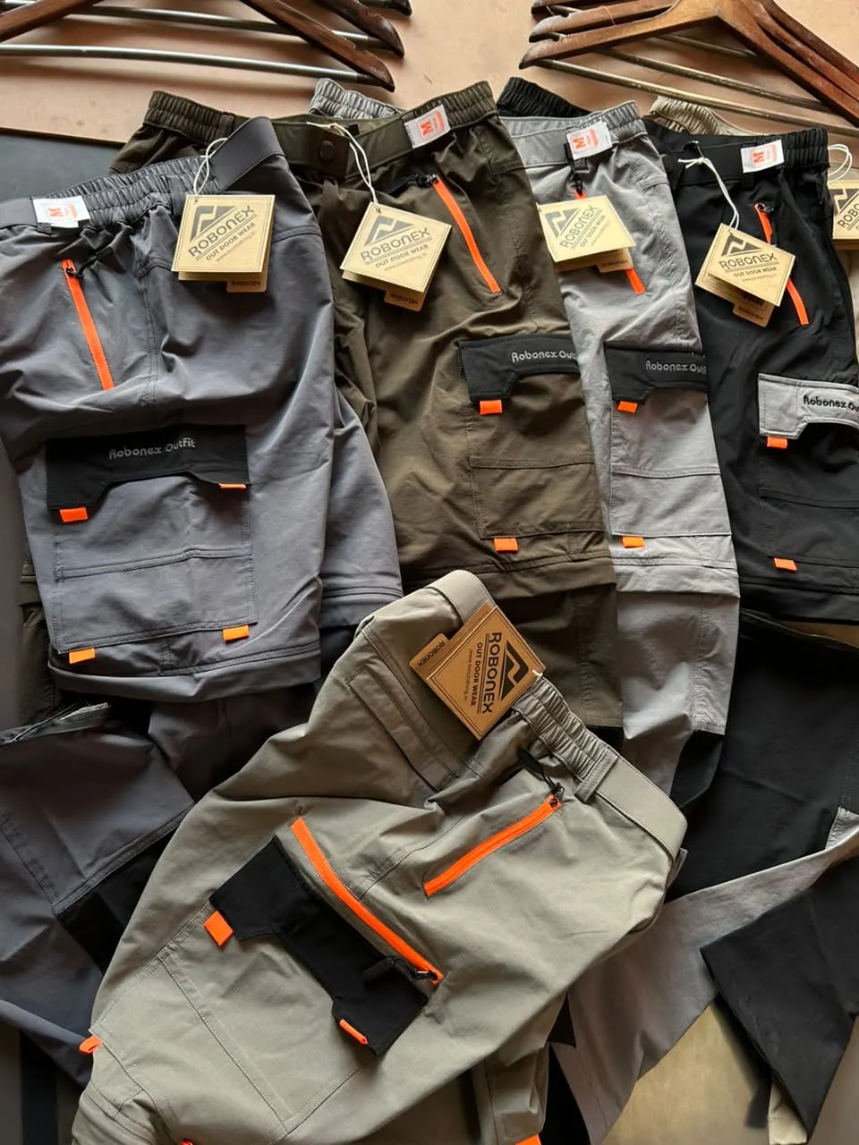 Side zipper pocket